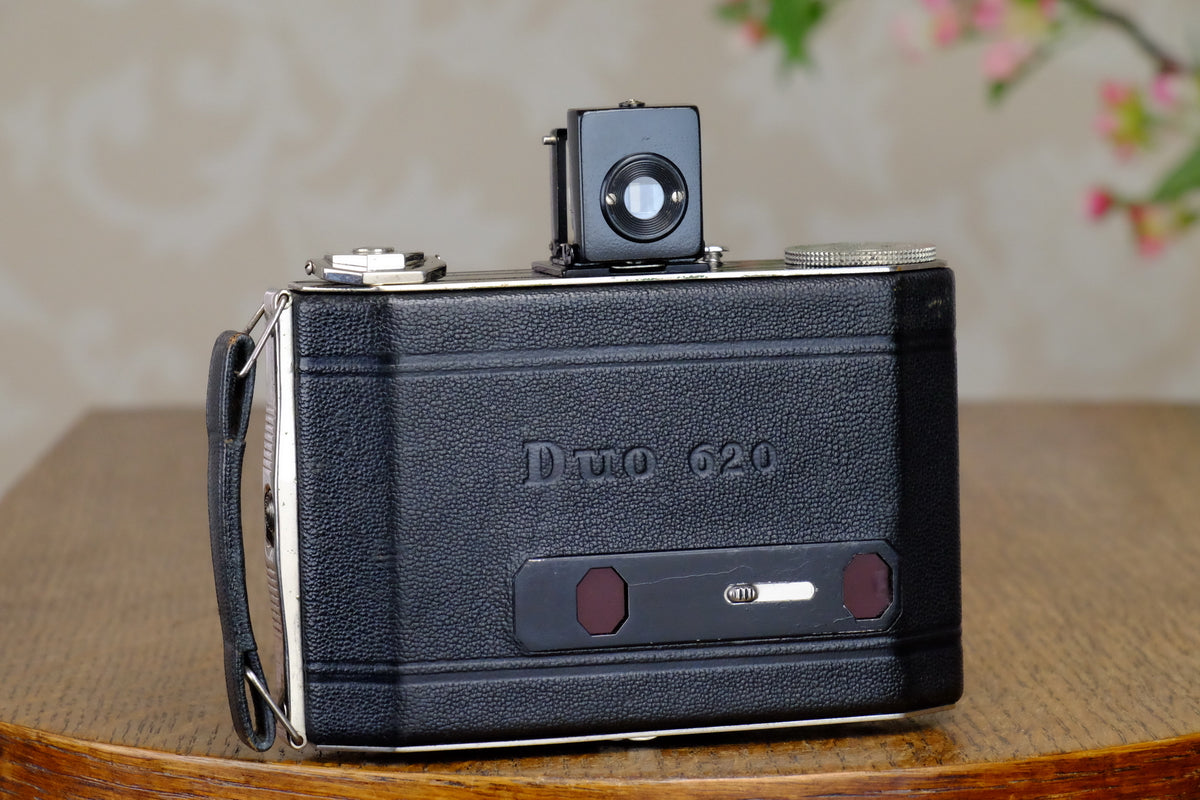 Superb! 1935 Art-deco 6x4.5 Duo camera, with Zeiss Tessar lens, CLA'd, Freshly Serviced! - Nagel- Petrakla Classic Cameras