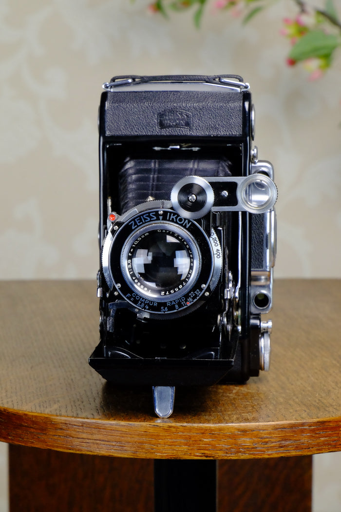 SUPERB! 1936 Zeiss Ikon Super Ikonta 6x9, Tessar lens, & rare 6x4.5 reduction mask, CLA’d, Freshly Serviced! - Zeiss-Ikon- Petrakla Classic Cameras