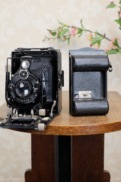 SUPERB! 1928 Voigtlander BERGHEIL Camera with HELIAR LENS and 120 Roll-film back! Freshly serviced CLA’d - Voigtlander- Petrakla Classic Cameras