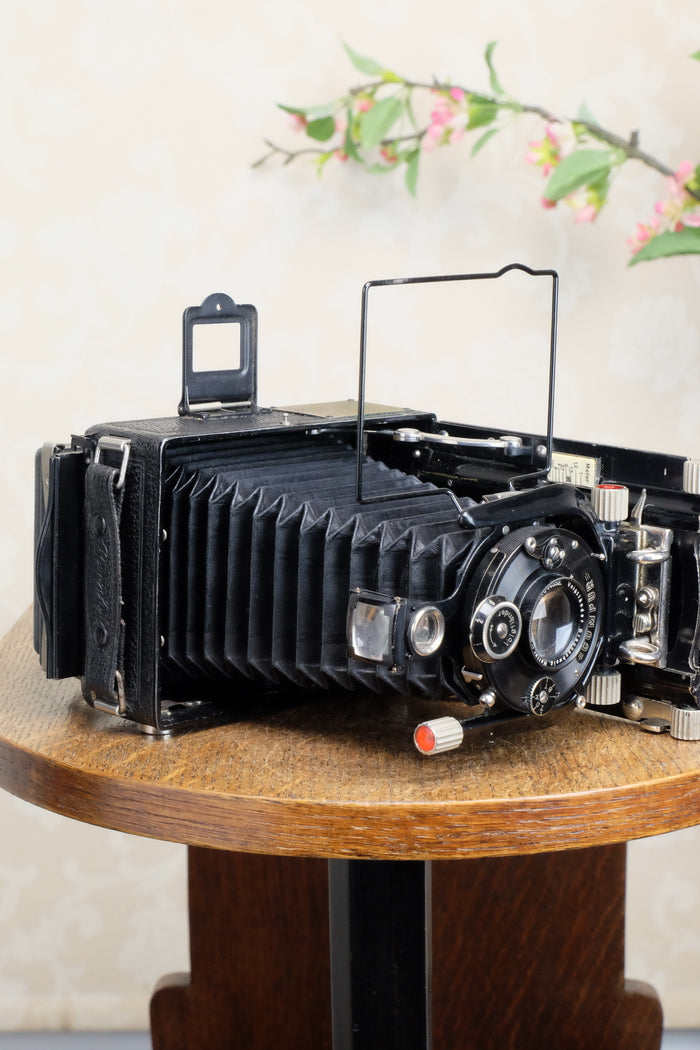 SUPERB! 1928 Voigtlander BERGHEIL Camera with HELIAR LENS and 120 Roll-film back! Freshly serviced CLA’d - Voigtlander- Petrakla Classic Cameras