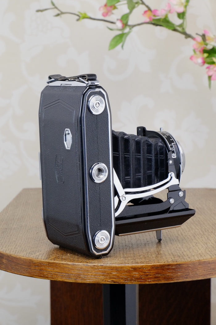 Near Mint! 1950 Zeiss-Ikon Ikonta C 6x9, CLA'd, Freshly Serviced! - Zeiss-Ikon- Petrakla Classic Cameras