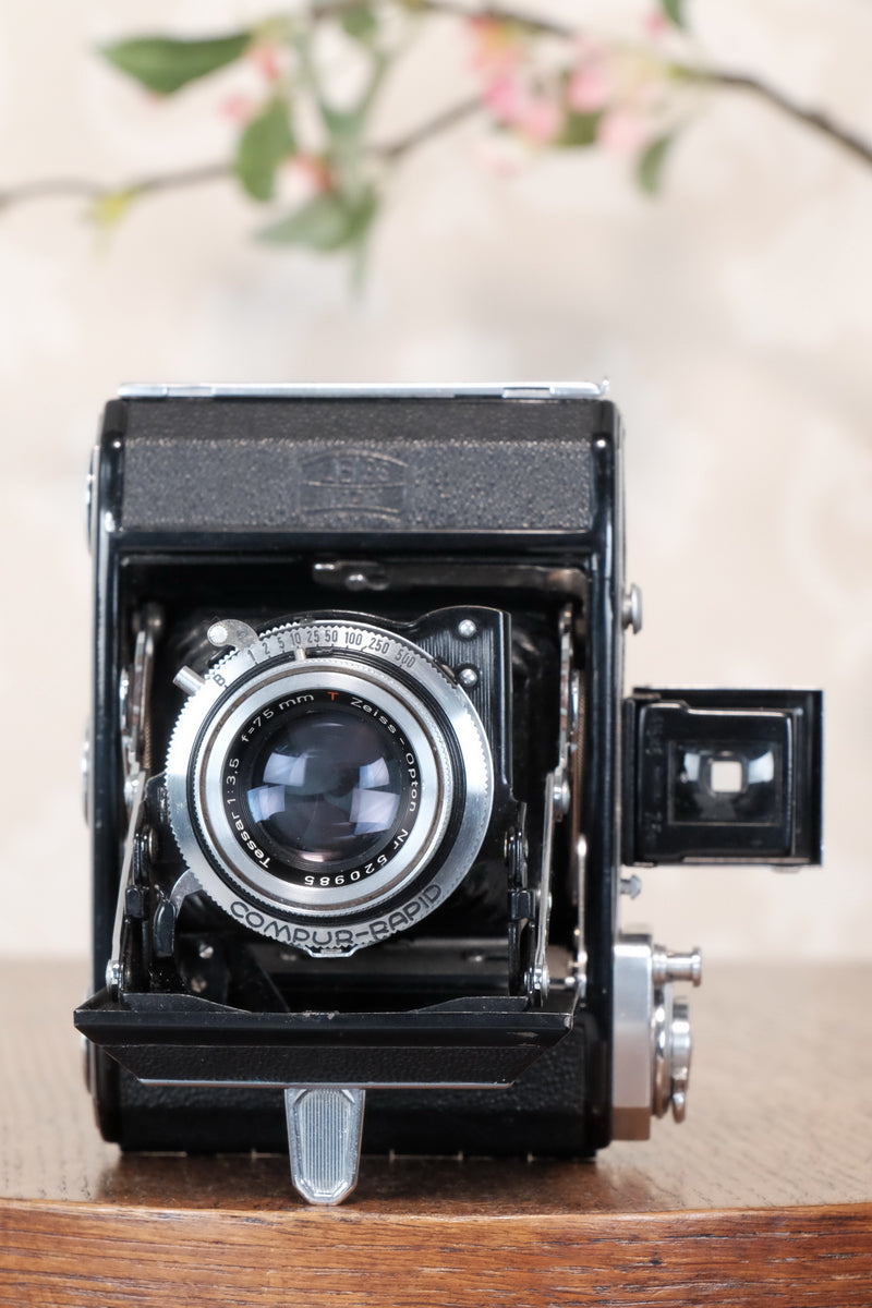 Near Mint! 1951 Zeiss Ikon Ikonta with coated Tessar lens, Freshly Serviced, CLA'd!