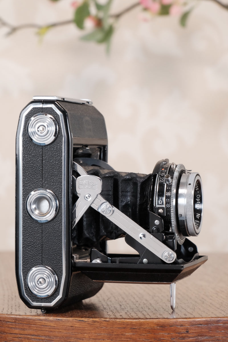 Near Mint! 1951 Zeiss Ikon Ikonta with coated Tessar lens, Freshly Serviced, CLA'd!