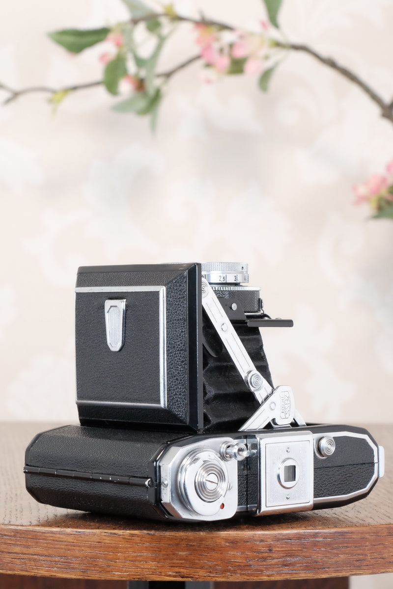 Near Mint! 1951 Zeiss Ikon Ikonta with coated Tessar lens, Freshly Serviced, CLA'd!