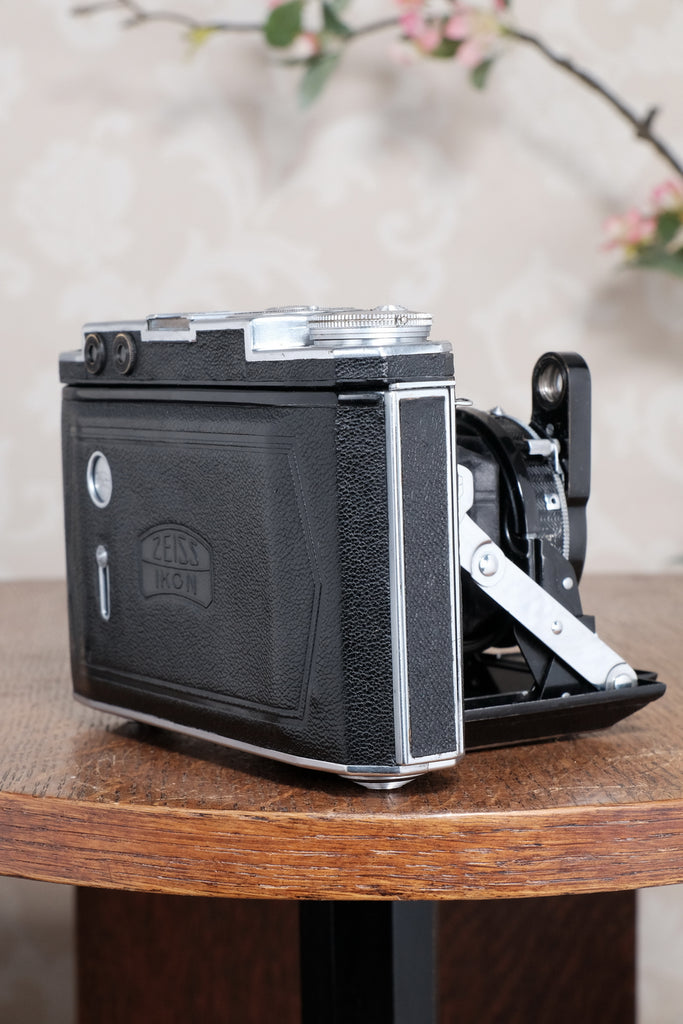 1935 Zeiss Ikon Super Ikonta, Rare first version, 6x6, Tessar lens. CLA'd,  Freshly Serviced!