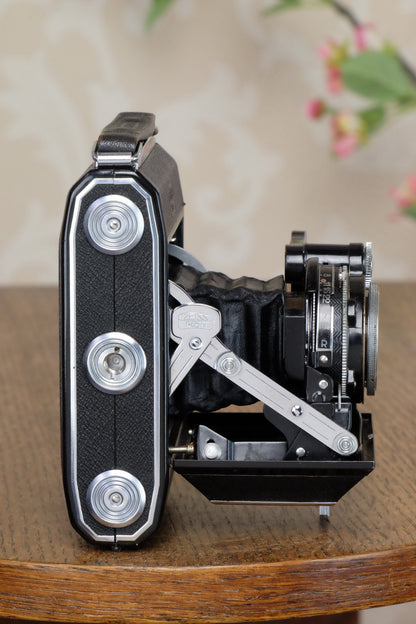 Superb! 1948 Zeiss Ikon Super Ikonta, CLA’d, FRESHLY SERVICED! - Zeiss-Ikon- Petrakla Classic Cameras