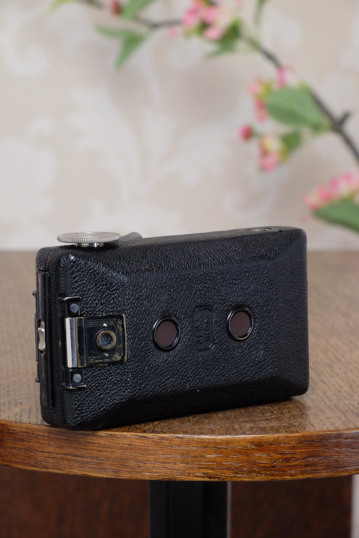 1930 Near Mint! Zeiss-Ikon Kolibri Camera, Freshly Serviced! - Zeiss-Ikon- Petrakla Classic Cameras