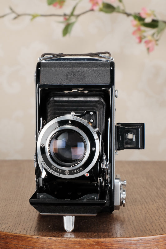 Superb! circa 1950 Zeiss Ikon Ikonta, 6x9, CLA'd, Freshly Serviced! - Zeiss-Ikon- Petrakla Classic Cameras