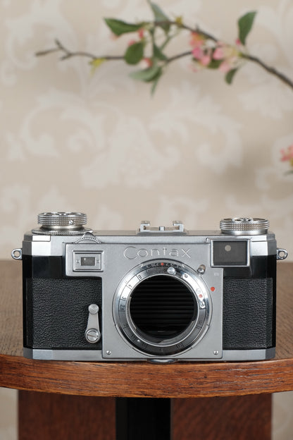 Superb! 1958 Zeiss Ikon Contax IIa with Original Leather Case. CLA'd, Freshly Serviced!