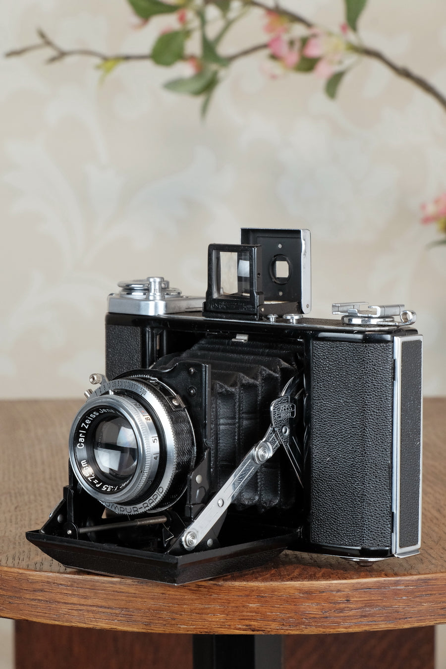 Superb! 1938 Zeiss Ikon 6x6 Ikonta with case, CLA'd, Freshly Serviced!