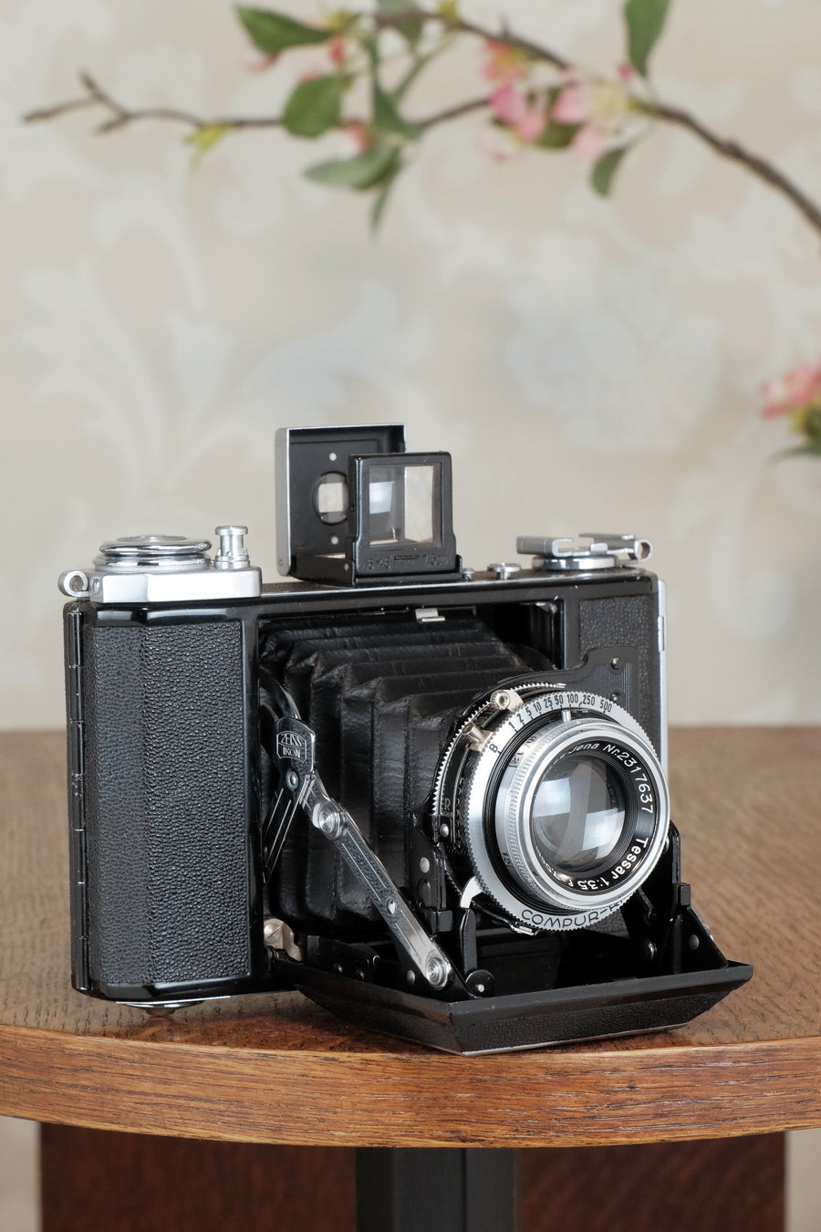 Superb! 1938 Zeiss Ikon 6x6 Ikonta with case, CLA'd, Freshly Serviced!