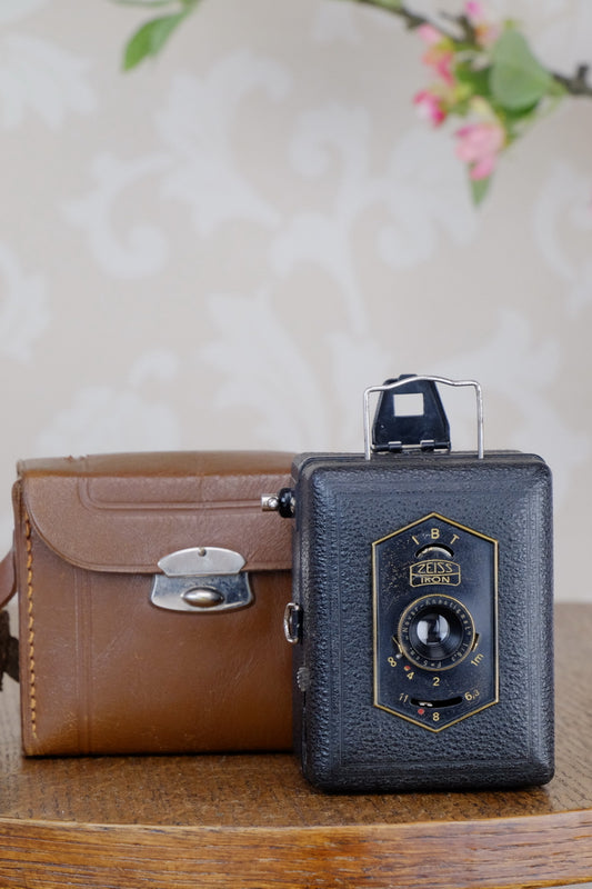 Zeiss Ikon Baby Box Tengor with leather case, CLA'd, Freshly Serviced! - Voigtlander- Petrakla Classic Cameras