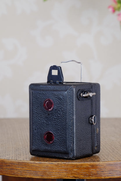 Zeiss Ikon Baby Box Tengor with leather case, CLA'd, Freshly Serviced! - Voigtlander- Petrakla Classic Cameras