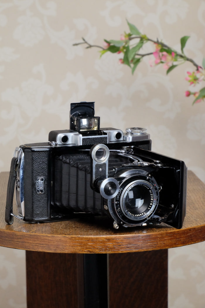 Excellent! 1937 6x9 Super Ikonta with Tessar Lens, CLA'd, Freshly Serviced! - Zeiss-Ikon- Petrakla Classic Cameras