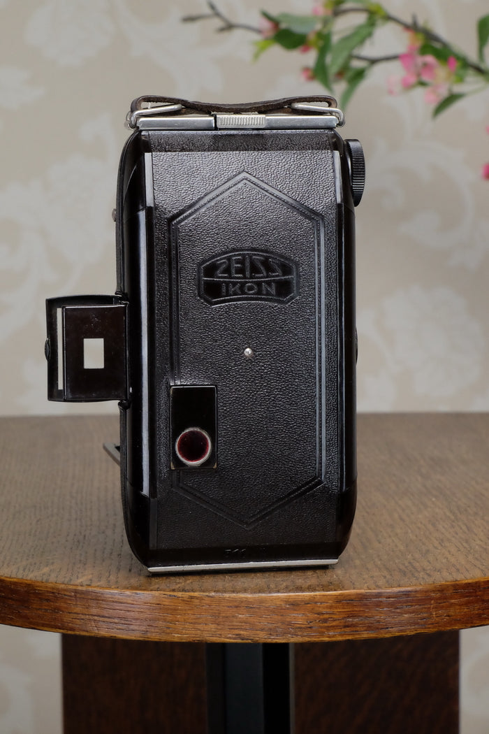 SUPERB! circa 1935 Zeiss-Ikon Simplex, Brown 6x9 Bakelite Art Deco Camera, CLA‘d - Zeiss-Ikon- Petrakla Classic Cameras