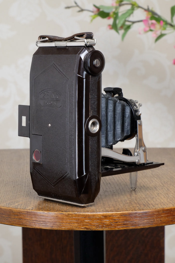 SUPERB! circa 1935 Zeiss-Ikon Simplex, Brown 6x9 Bakelite Art Deco Camera, CLA‘d - Zeiss-Ikon- Petrakla Classic Cameras