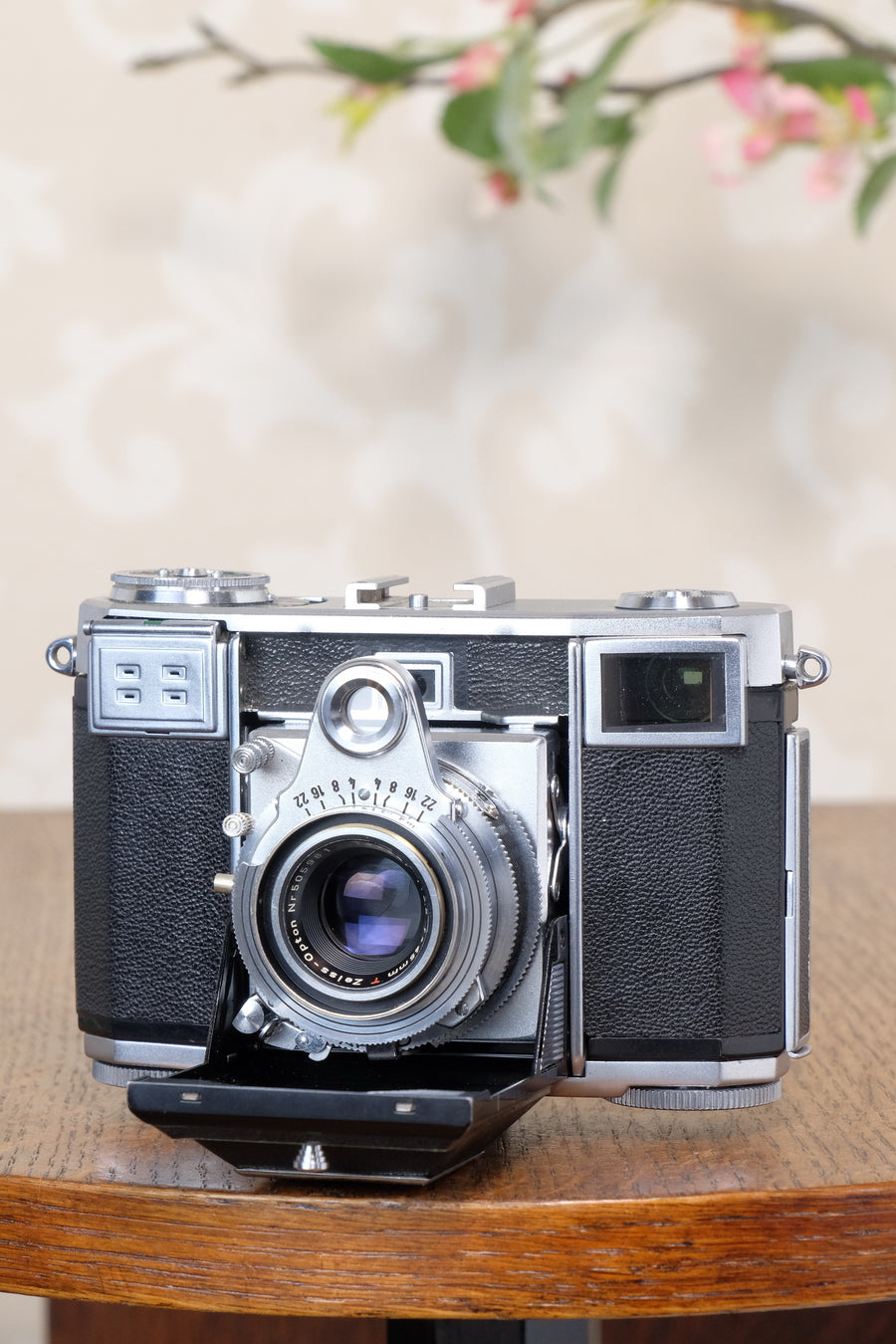 Near Mint! 1952 Zeiss Ikon Contessa 533/24 with case CLA'd, Freshly serviced!