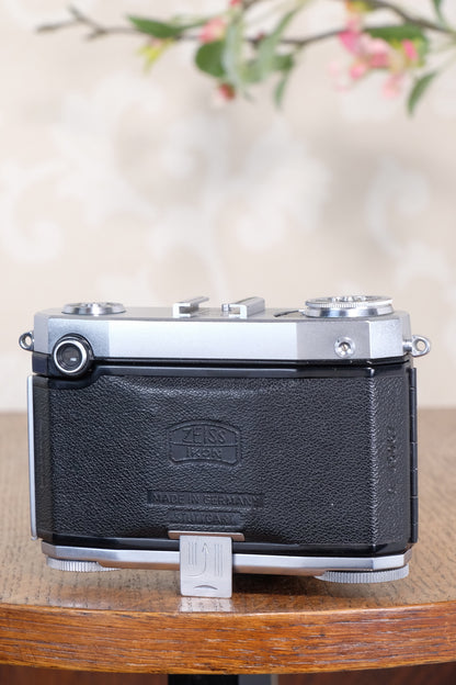 Near Mint! 1952 Zeiss Ikon Contessa 533/24 with case CLA'd, Freshly serviced!