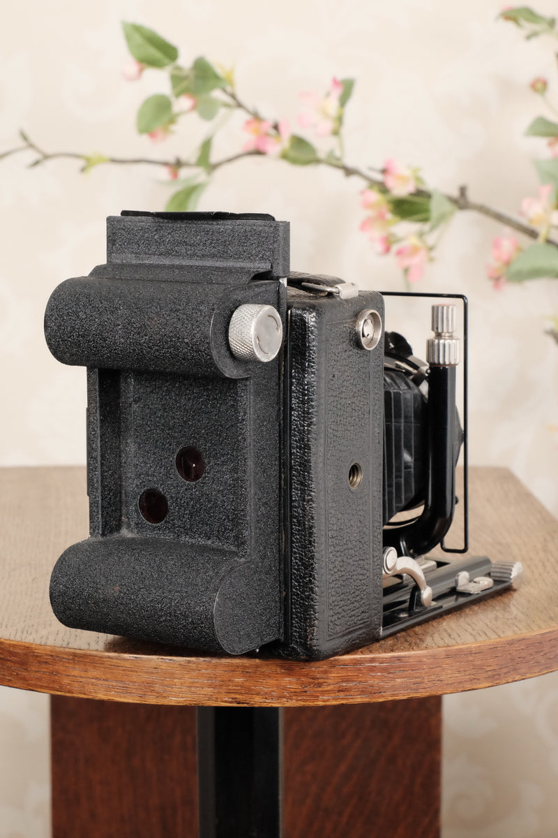 1928 Voigtlander Bergheil Camera with HELIAR LENS! Freshly serviced CLA’d - Voigtlander- Petrakla Classic Cameras