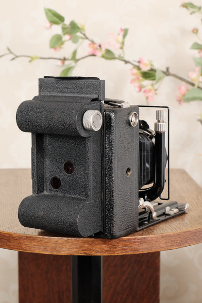 1928 Voigtlander Bergheil Camera with HELIAR LENS! Freshly serviced CLA’d - Voigtlander- Petrakla Classic Cameras