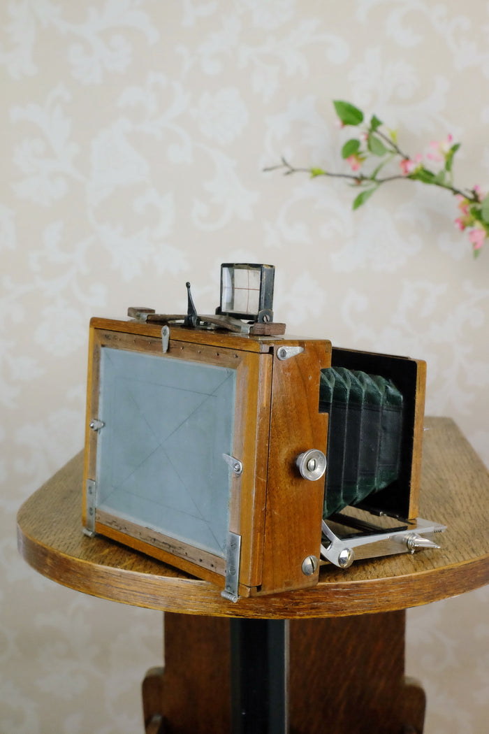 1902 Gaertig & Thiemann Wooden Camera complete with lens & film holders - Gaertig & Thiemann- Petrakla Classic Cameras