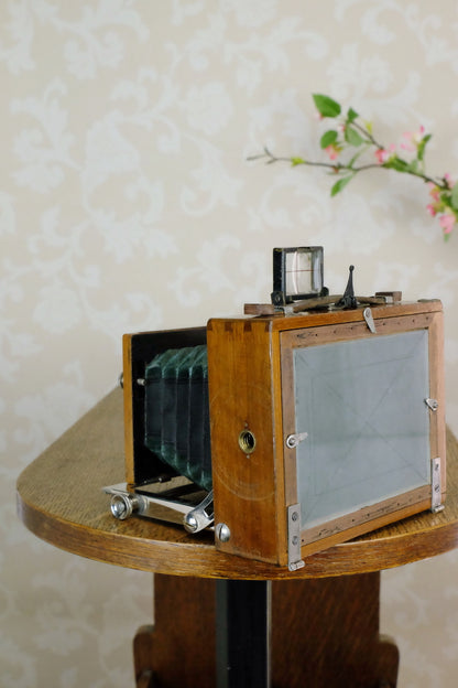 1902 Gaertig & Thiemann Wooden Camera complete with lens & film holders - Gaertig & Thiemann- Petrakla Classic Cameras