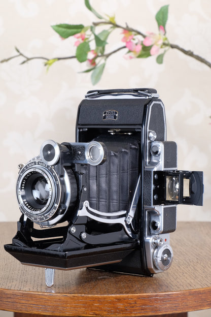 Near Mint! 1938 Zeiss Ikon Super Ikonta 6x9, Tessar lens, CLA'd, Freshly Serviced!