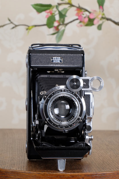 Near Mint! 1938 Zeiss Ikon Super Ikonta 6x9, Tessar lens, CLA'd, Freshly Serviced!