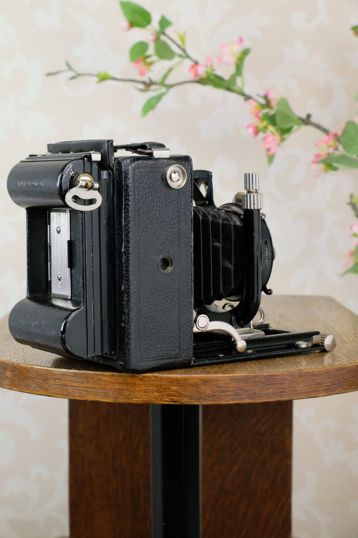 Excellent! 1929 Voigtlander Bergheil Camera with HELIAR LENS! Freshly serviced CLA’d - Voigtlander- Petrakla Classic Cameras