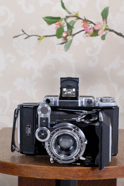 Near Mint! 1938 Zeiss Ikon Super Ikonta 6x9, Tessar lens, CLA'd, Freshly Serviced!