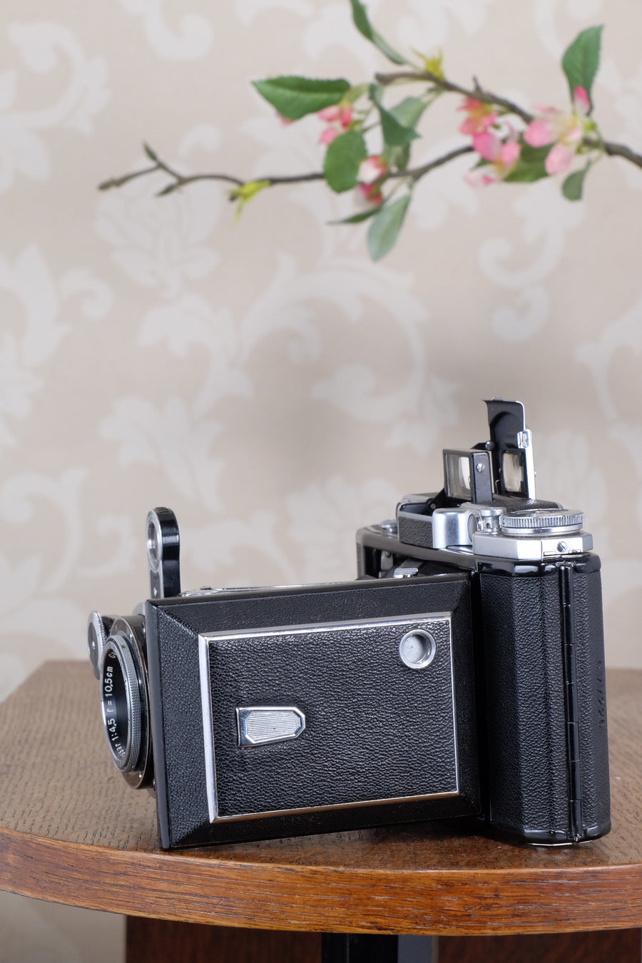 Near Mint! 1938 Zeiss Ikon Super Ikonta 6x9, Tessar lens, CLA'd, Freshly Serviced!