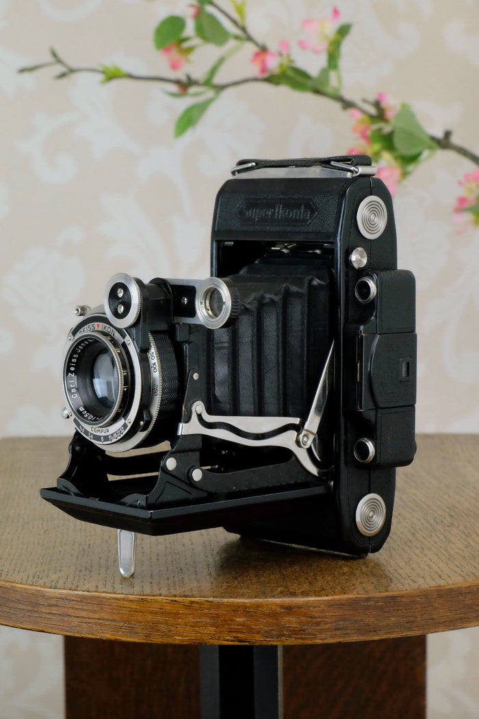 Superb! 1933 Zeiss Ikon Super Ikonta 6x9, with Tessar lens, Freshly serviced ,CLA'd - Zeiss-Ikon- Petrakla Classic Cameras