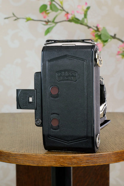 Superb! 1933 Zeiss Ikon Super Ikonta 6x9, with Tessar lens, Freshly serviced ,CLA'd - Zeiss-Ikon- Petrakla Classic Cameras