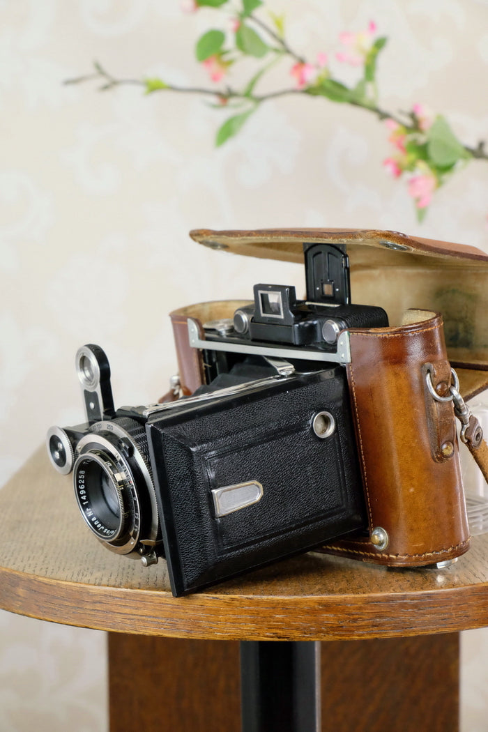 Superb! 1933 Zeiss Ikon Super Ikonta 6x9, with Tessar lens, Freshly serviced ,CLA'd - Zeiss-Ikon- Petrakla Classic Cameras