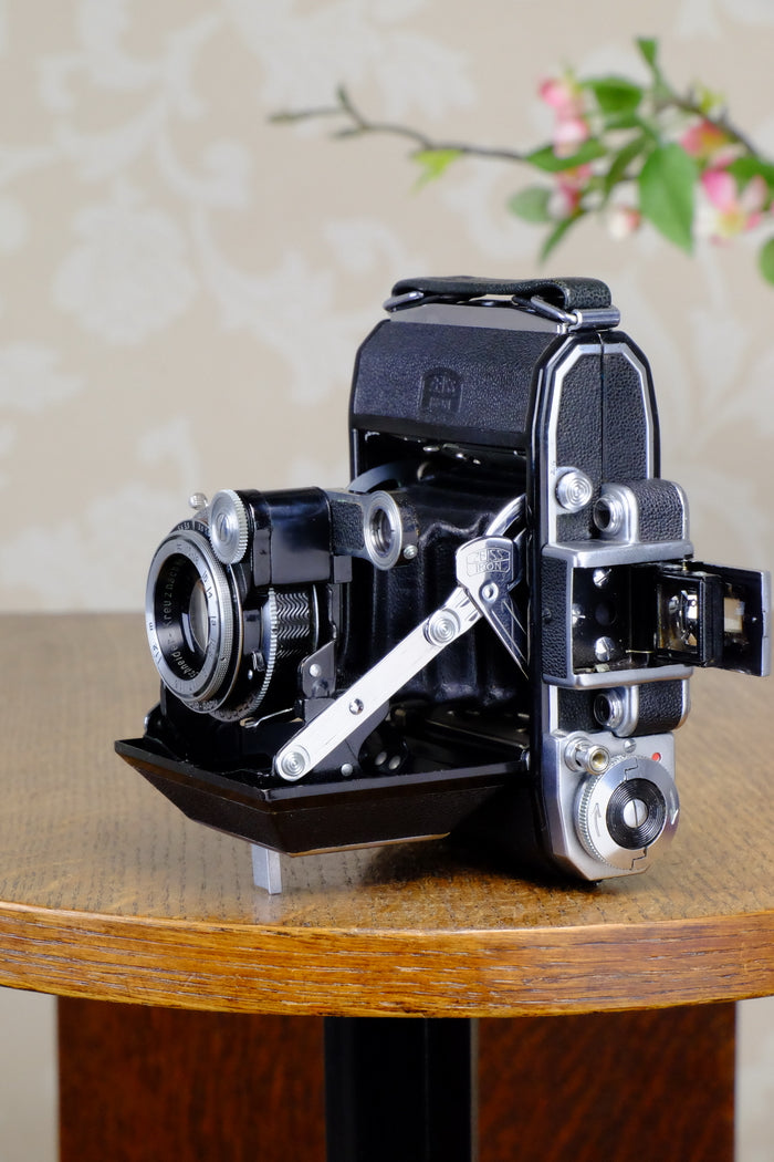 Superb! 1948 Zeiss Ikon Super Ikonta, CLA'd, Freshly Serviced! - Zeiss-Ikon- Petrakla Classic Cameras