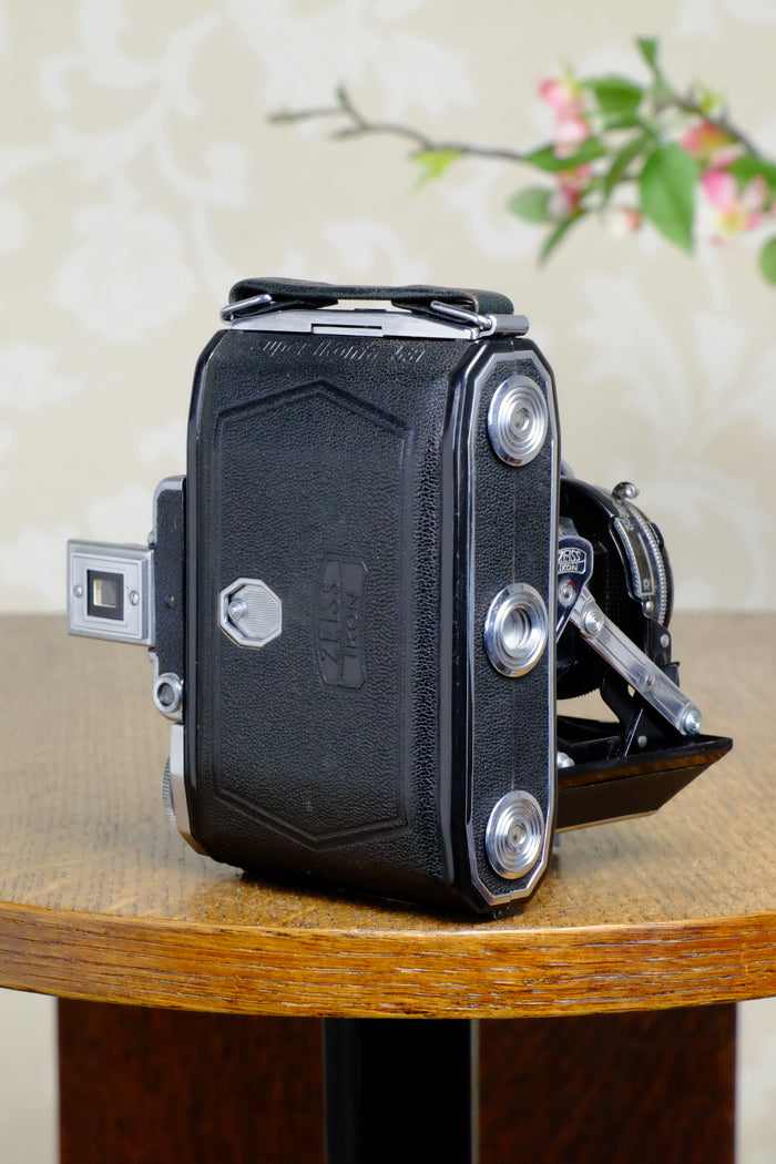 Superb! 1948 Zeiss Ikon Super Ikonta, CLA'd, Freshly Serviced! - Zeiss-Ikon- Petrakla Classic Cameras