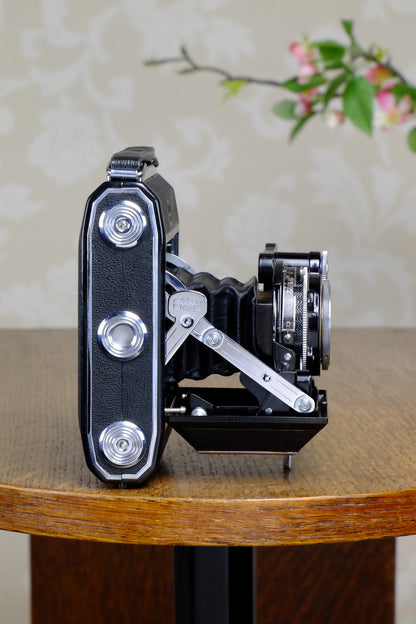 Superb! 1948 Zeiss Ikon Super Ikonta, CLA'd, Freshly Serviced! - Zeiss-Ikon- Petrakla Classic Cameras