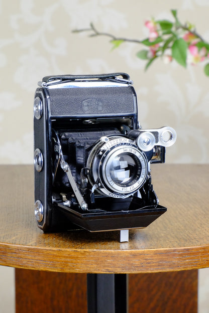 Superb! 1948 Zeiss Ikon Super Ikonta, CLA'd, Freshly Serviced! - Zeiss-Ikon- Petrakla Classic Cameras