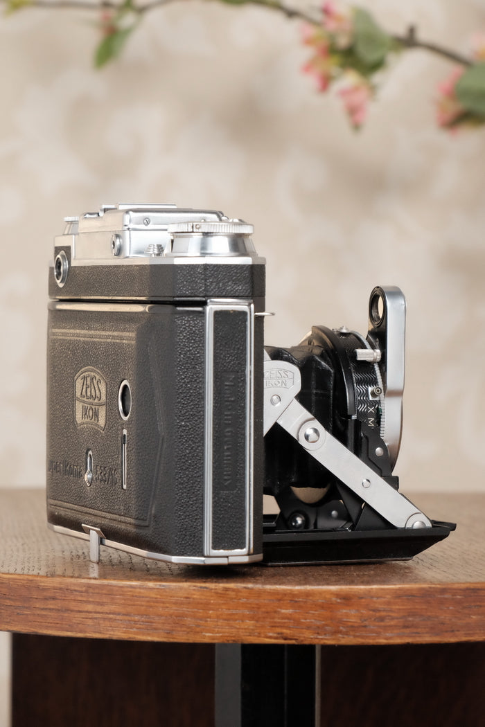 Superb! 1952 Zeiss-Ikon Super Ikonta B, Coated Tessar & Synchro-Compur.  CLA'd, Freshly Serviced! - Zeiss-Ikon- Petrakla Classic Cameras