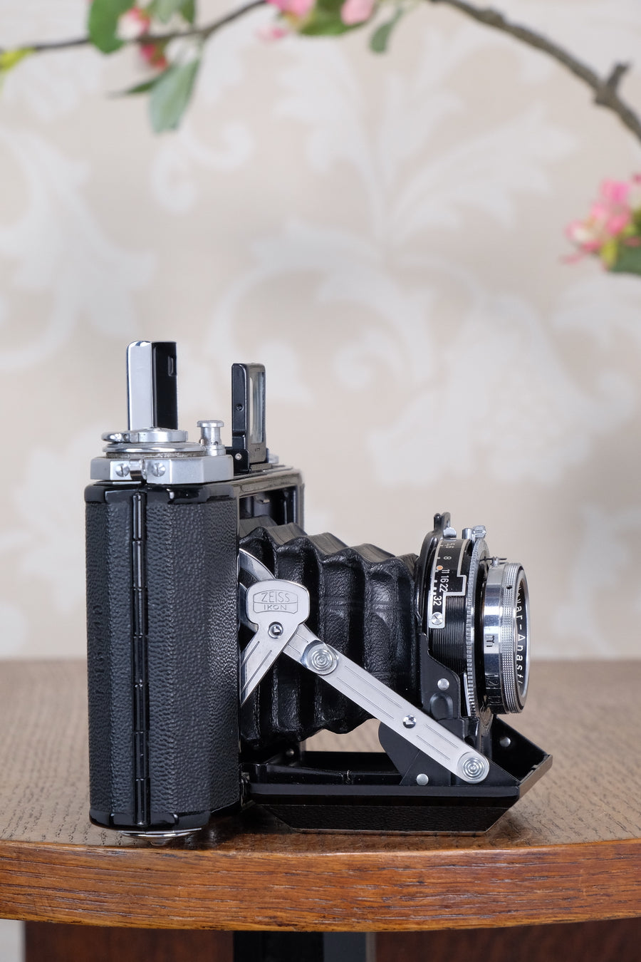 Near Mint! 1952 Zeiss Ikon Ikonta, Freshly Serviced, CLA'd