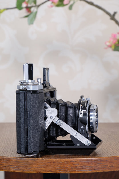 Near Mint! 1952 Zeiss Ikon Ikonta, Freshly Serviced, CLA'd