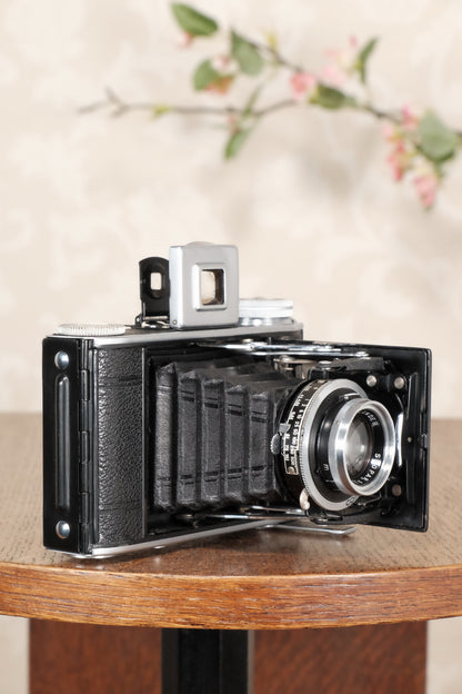 Superb! 1946  Voigtlander “Baby Bessa“ 66, 6x6 camera, Skopar lens, CLA'd, Freshly Serviced! - Voigtlander- Petrakla Classic Cameras