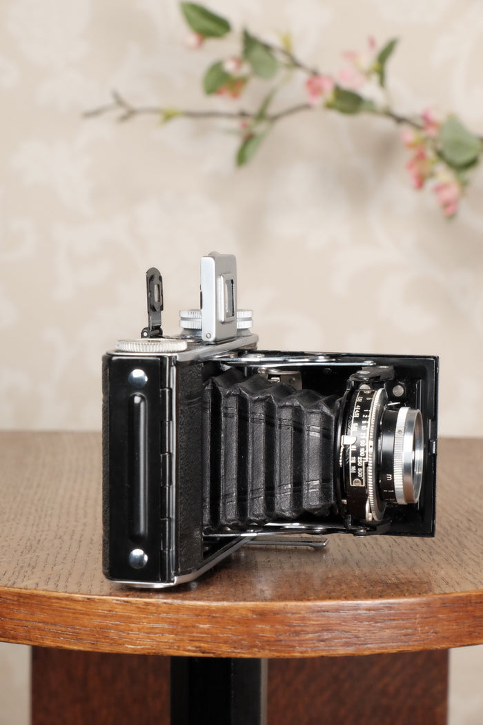 Superb! 1946  Voigtlander “Baby Bessa“ 66, 6x6 camera, Skopar lens, CLA'd, Freshly Serviced! - Voigtlander- Petrakla Classic Cameras