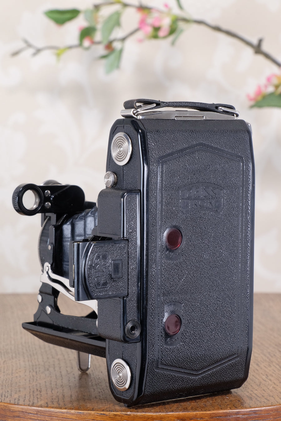 Superb! 1935 Zeiss Ikon Super Ikonta 6x9, Tessar lens & Case, CLA'd, Freshly Serviced!