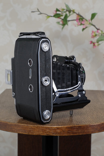 SUPERB! 1953 Zeiss-Ikon Super 6x9 Ikonta 531/2, Synchro-Compur & Coated Zeiss Tessar lens, reduction mask included. CLA'd, Freshly Serviced! - Zeiss-Ikon- Petrakla Classic Cameras