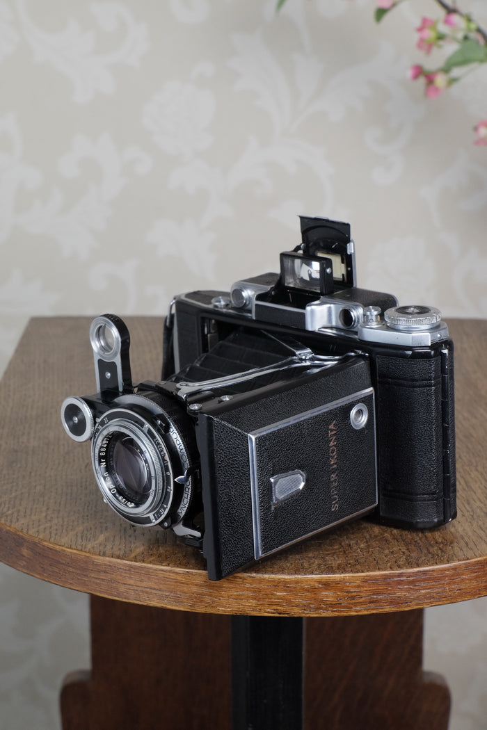 SUPERB! 1953 Zeiss-Ikon Super 6x9 Ikonta 531/2, Synchro-Compur & Coated Zeiss Tessar lens, reduction mask included. CLA'd, Freshly Serviced! - Zeiss-Ikon- Petrakla Classic Cameras