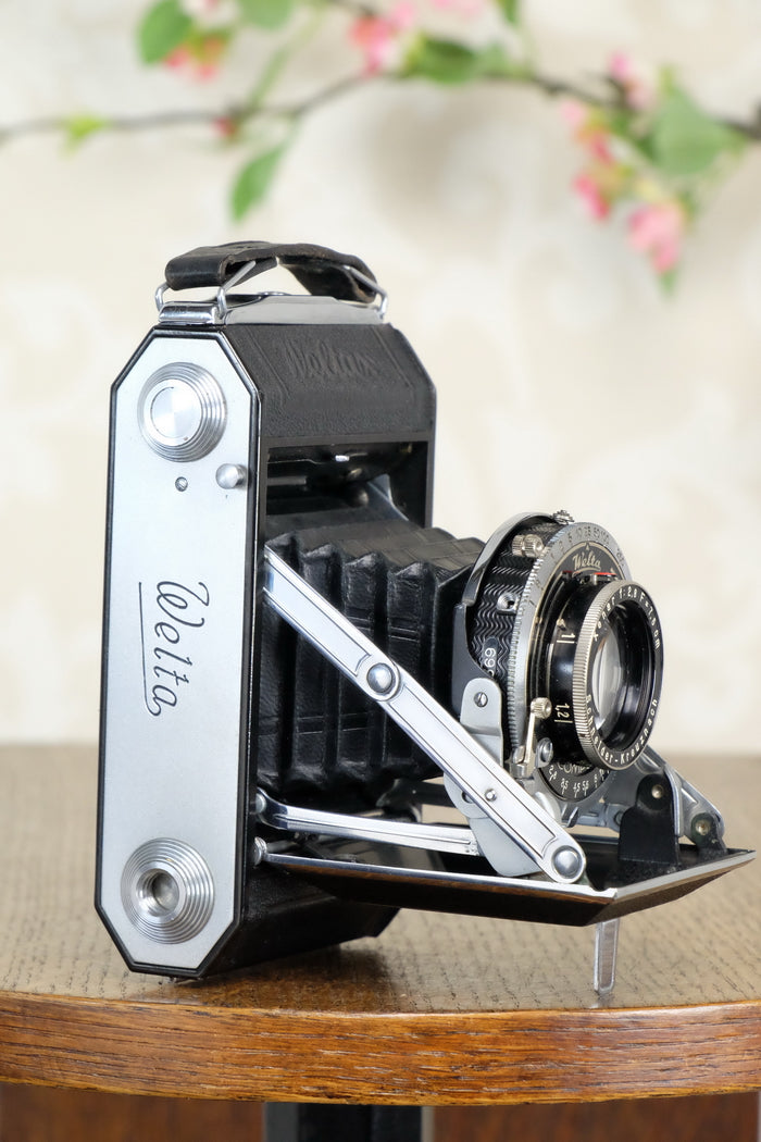 Superb! 1938 Welta Weltax 6x6, complete with 6x4.5 reduction mask, CLAd, Freshly Serviced! - Welta- Petrakla Classic Cameras