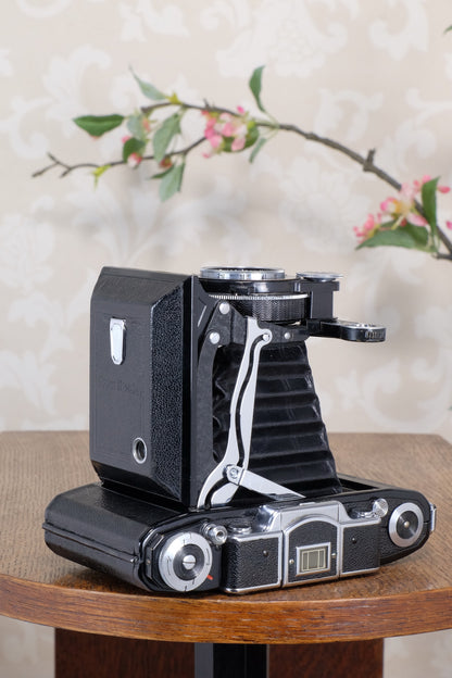 SUPERB! 1936 Zeiss Ikon Super Ikonta 6x9, Tessar lens CLA’d with leather case. CLA'd, Freshly Serviced!