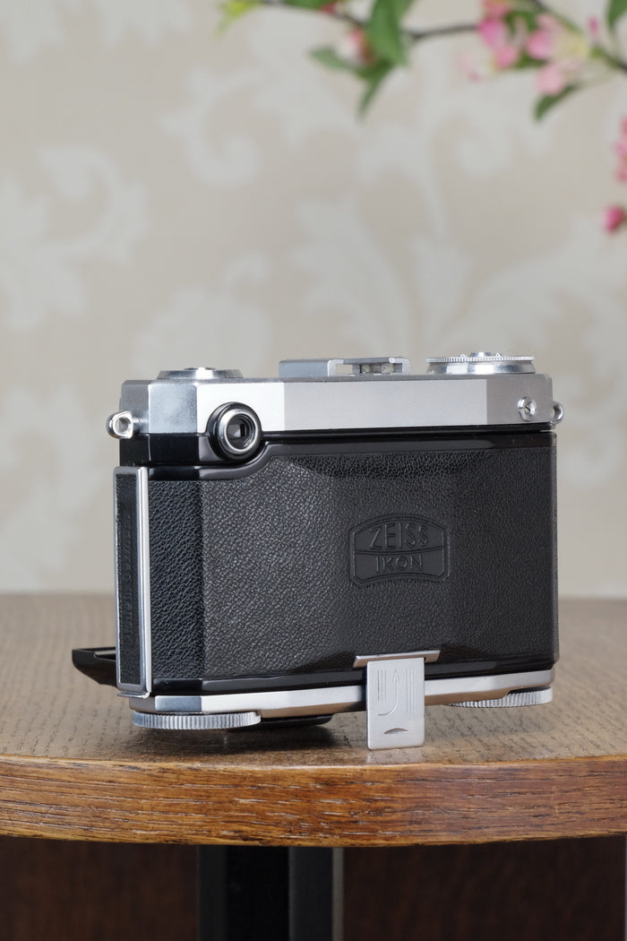 Superb! 1953 Zeiss Ikon Contessa 533/24, CLA'd, Freshly Serviced! - Zeiss-Ikon- Petrakla Classic Cameras