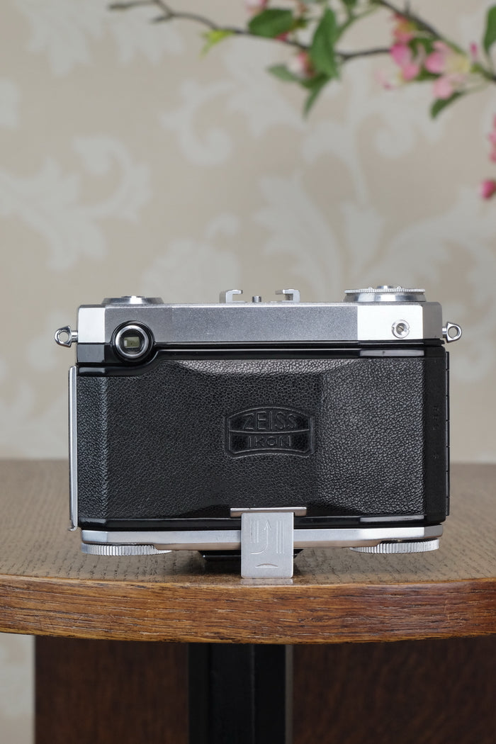 Superb! 1953 Zeiss Ikon Contessa 533/24, CLA'd, Freshly Serviced! - Zeiss-Ikon- Petrakla Classic Cameras